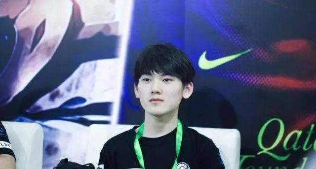 击球者在出 击球者在出